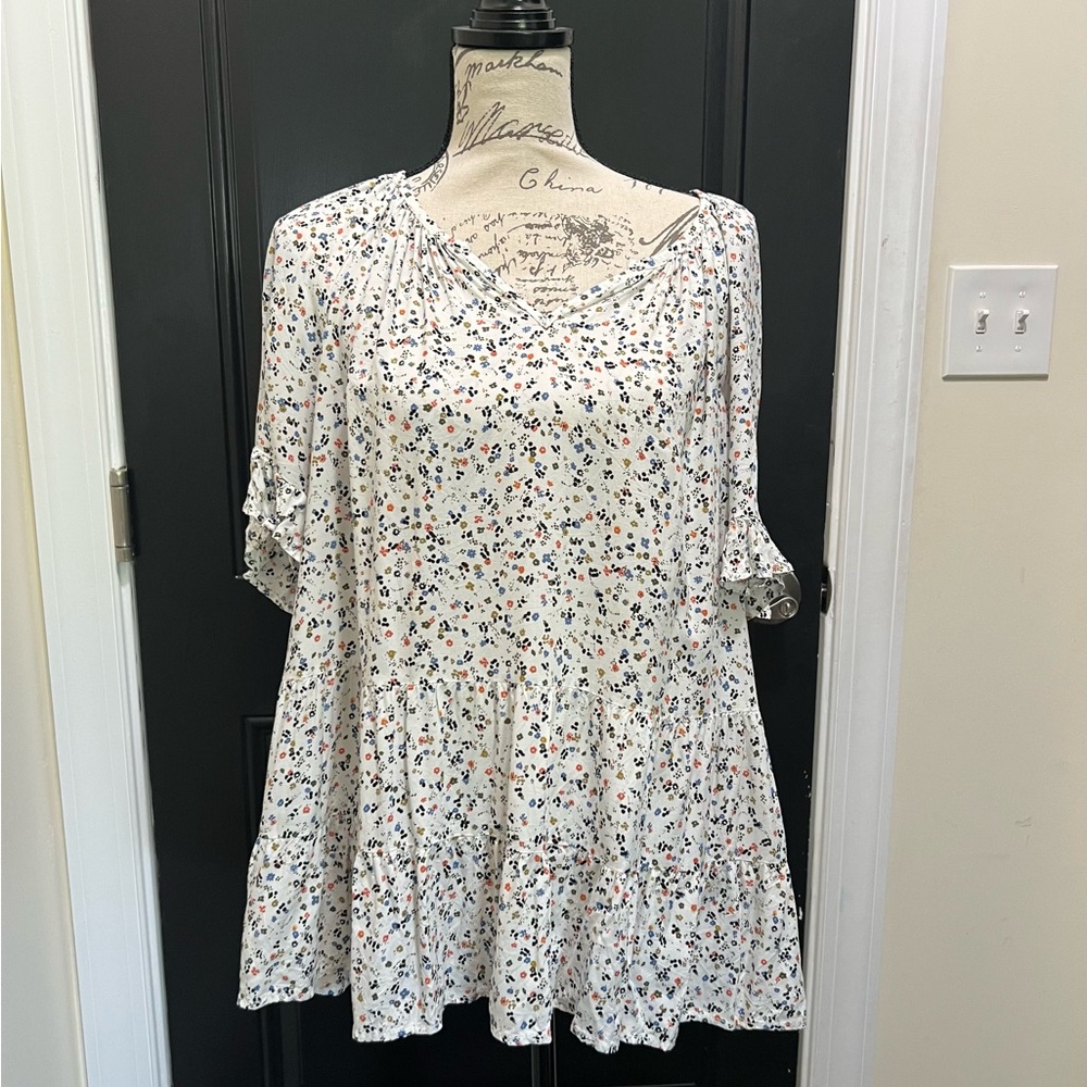 Beach Lunch Lounge Collectibles. Floral White Women's Top